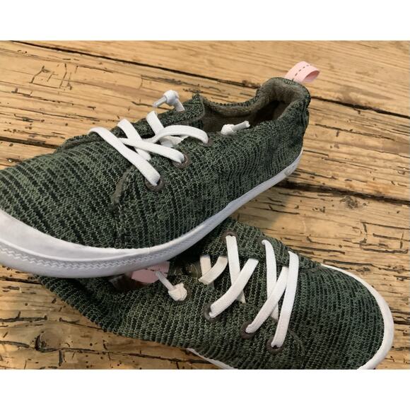 Roxy Women’s Size 7.5 Green Bayshore Sport Slip-on Sneakers - Picture 1 of 6